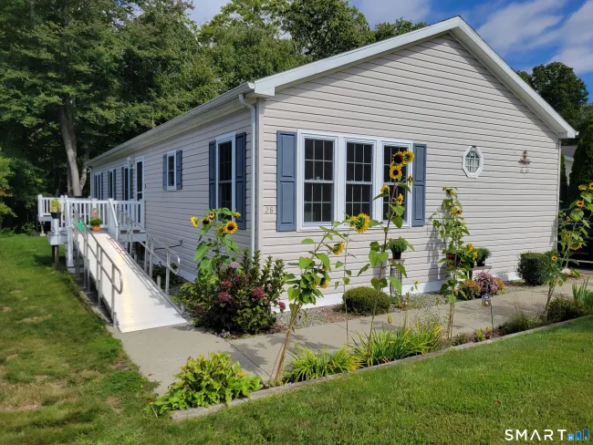 28 Cliff Road, Ledyard, CT