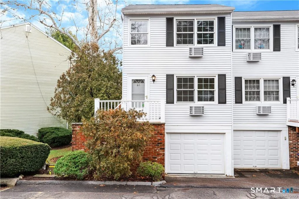 12 Camelot Drive #D1, Norwalk, CT