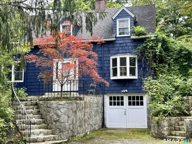 106 Farnum Road