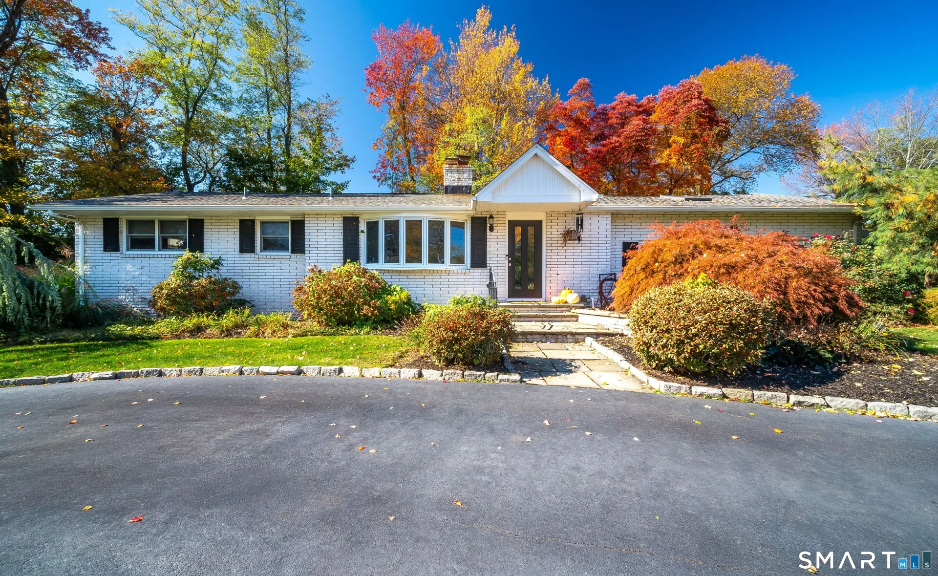 22 Valley Brook Lane, North Haven, CT
