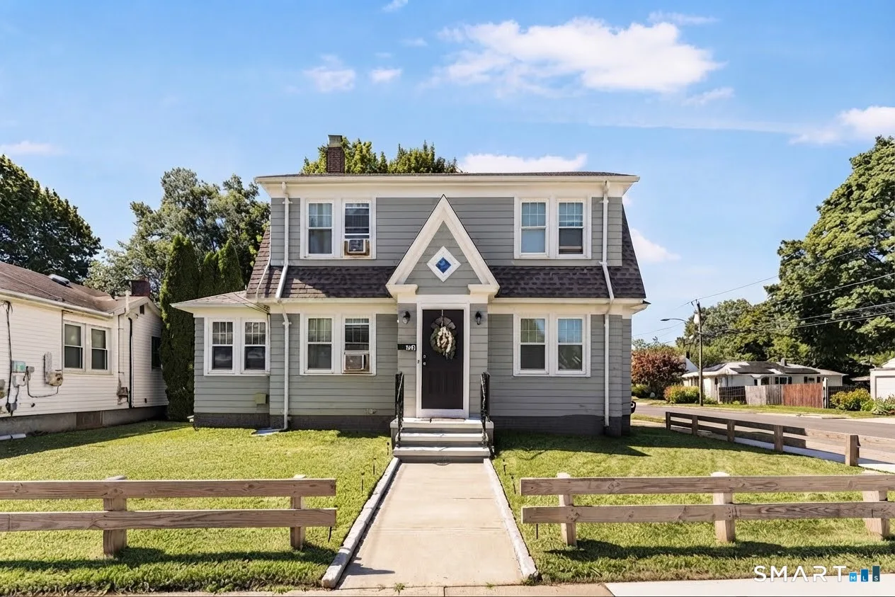 218 Circular Avenue, Hamden, CT