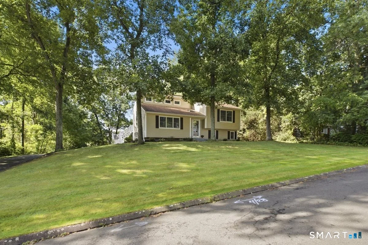 6 Cherrywood Drive, Ellington, CT