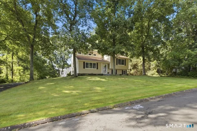 6 Cherrywood Drive, Ellington, CT