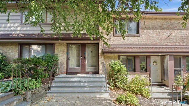 2437 Bedford Street #C17