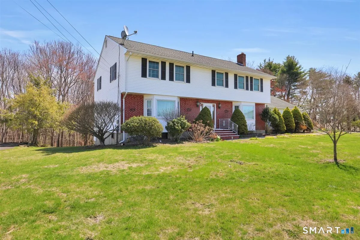 96 Neill Drive, Watertown, CT