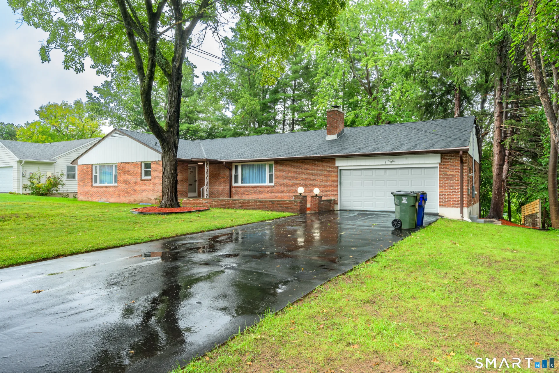 8 Lincoln Avenue, West Hartford, CT