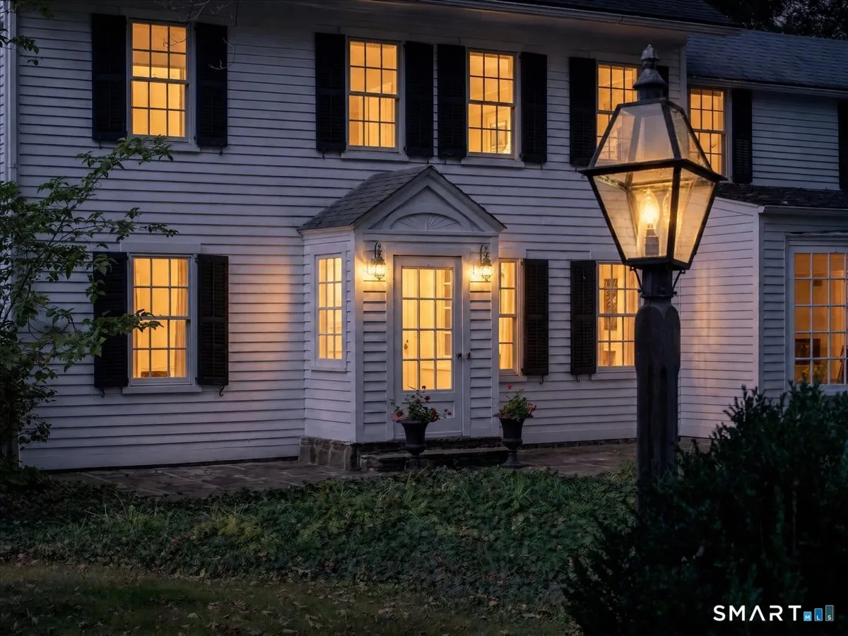 9 Ingham Hill Road, Essex, CT