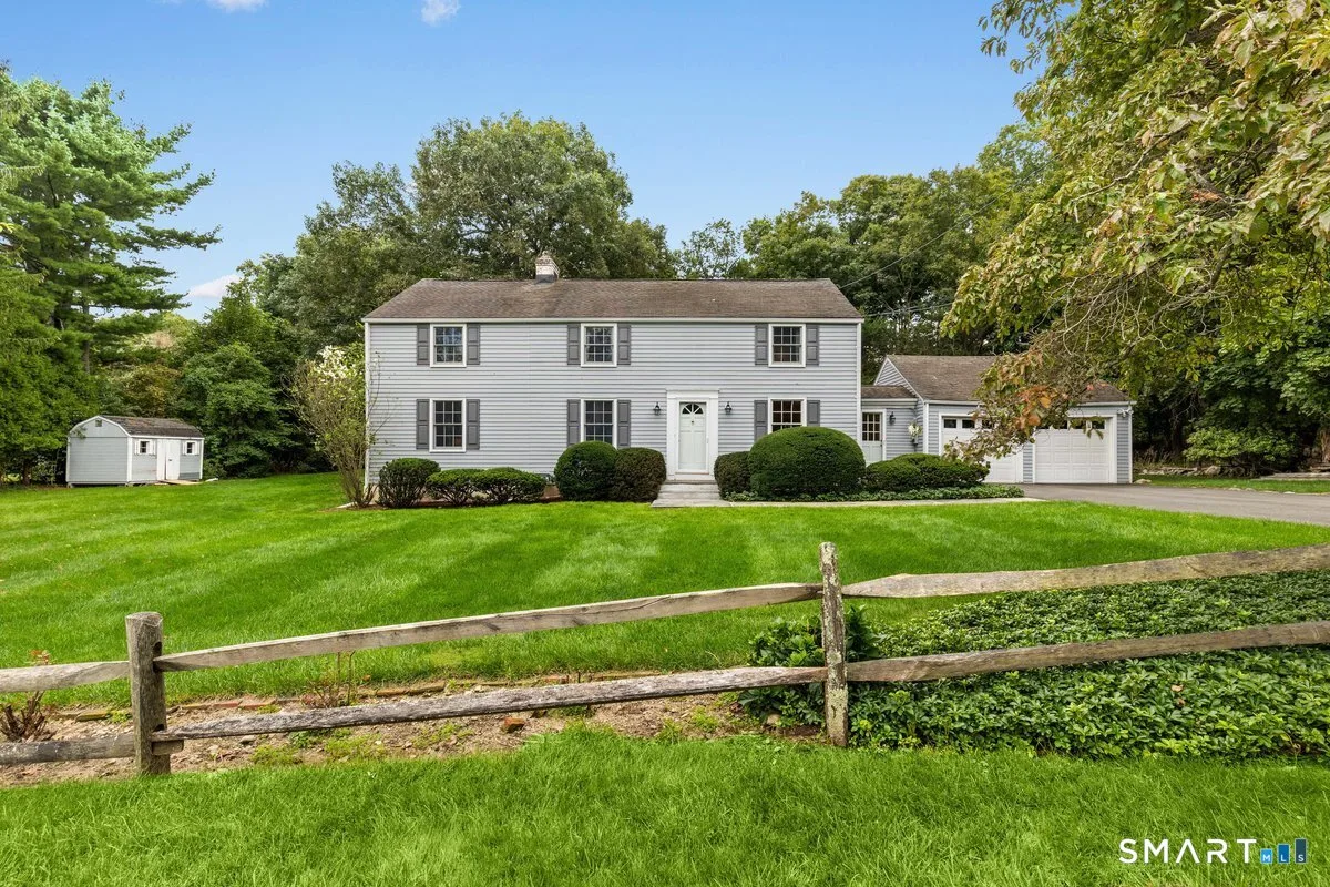 27 White Oak Shade Lane, New Canaan, CT