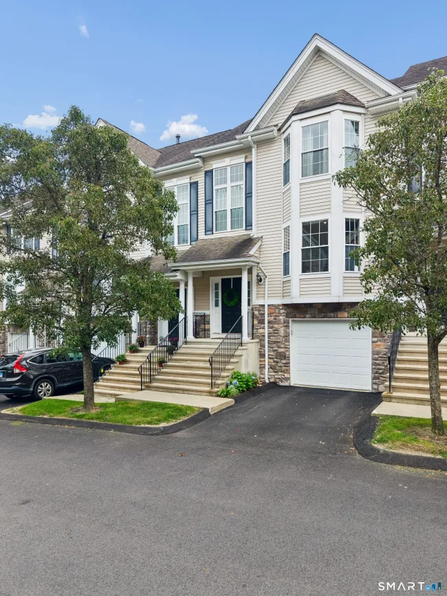 404 Sienna Drive #404, Danbury, CT