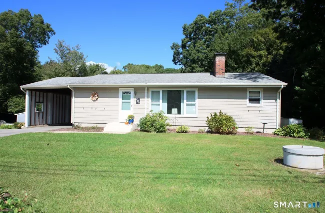 20 Damon Heights Road, East Lyme, CT