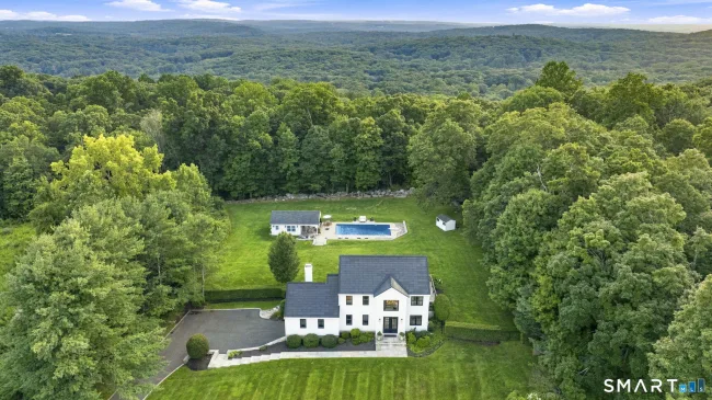 40 Great Ring Road, Newtown, CT