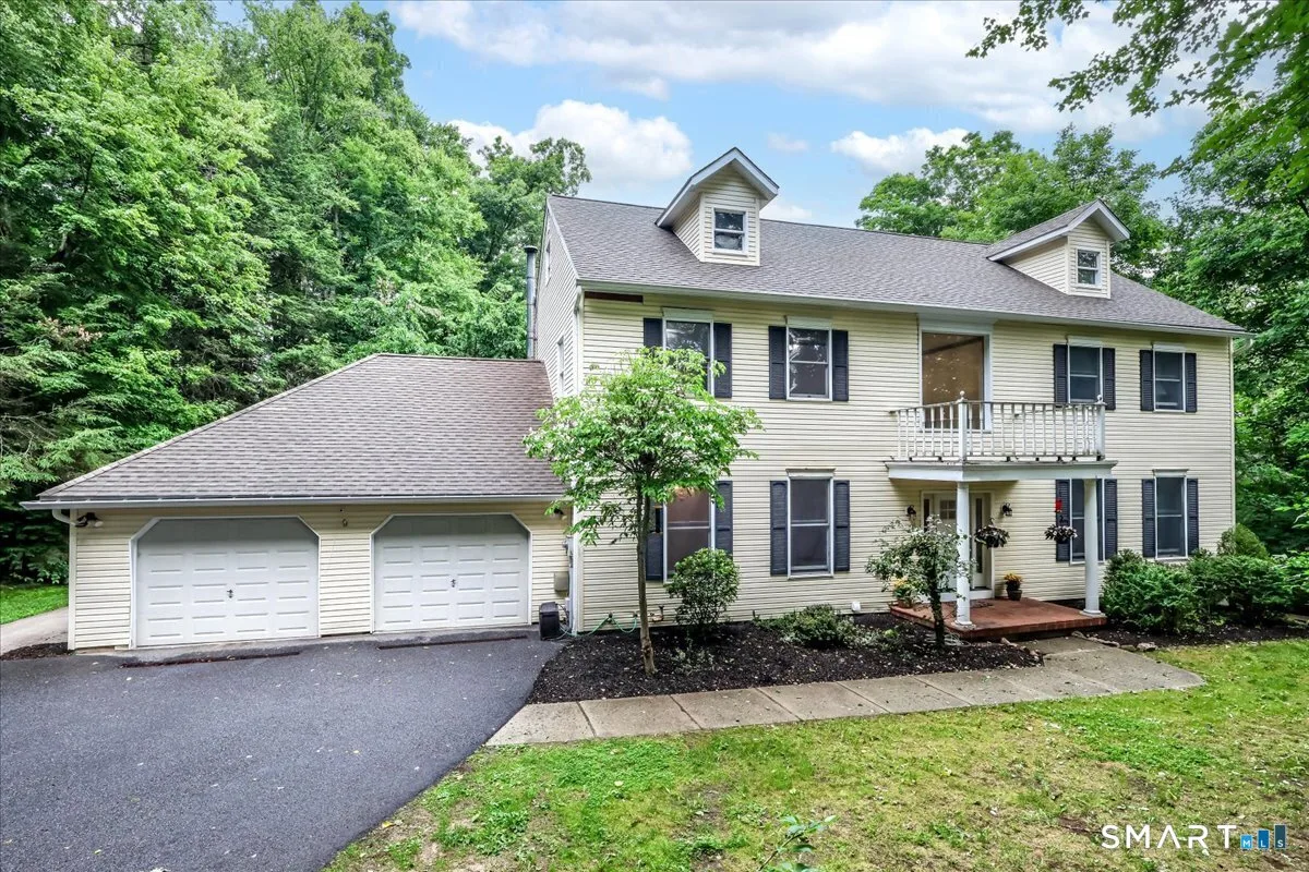 33 Greenknoll Drive, Brookfield, CT