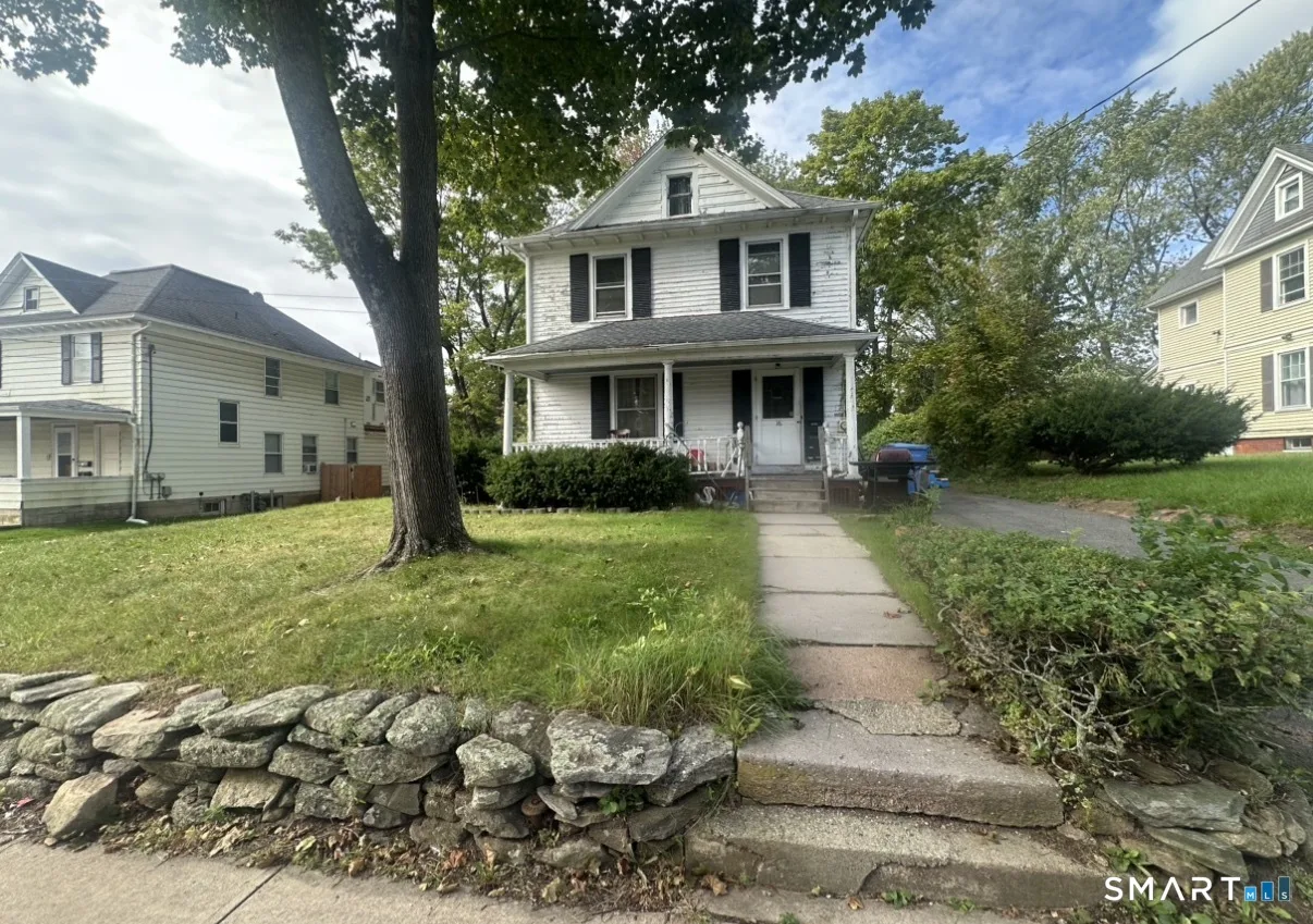 26 Holl Street, Manchester, CT