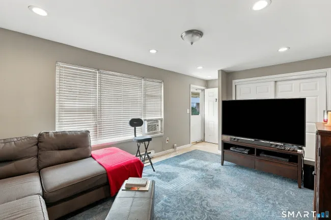 466 Middletown Avenue #7