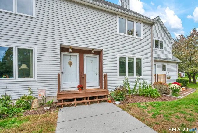 75 Eastbrook Heights #B