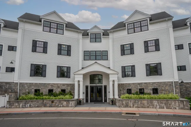 788 Farmington Avenue #303