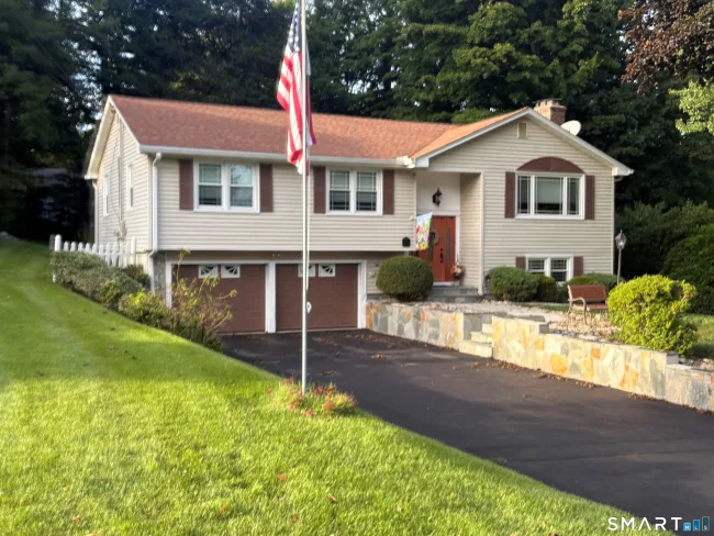 4 Dempsey Court