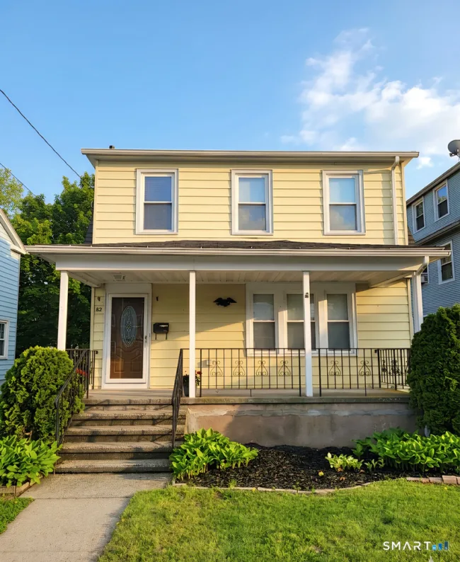 82 Helen Street