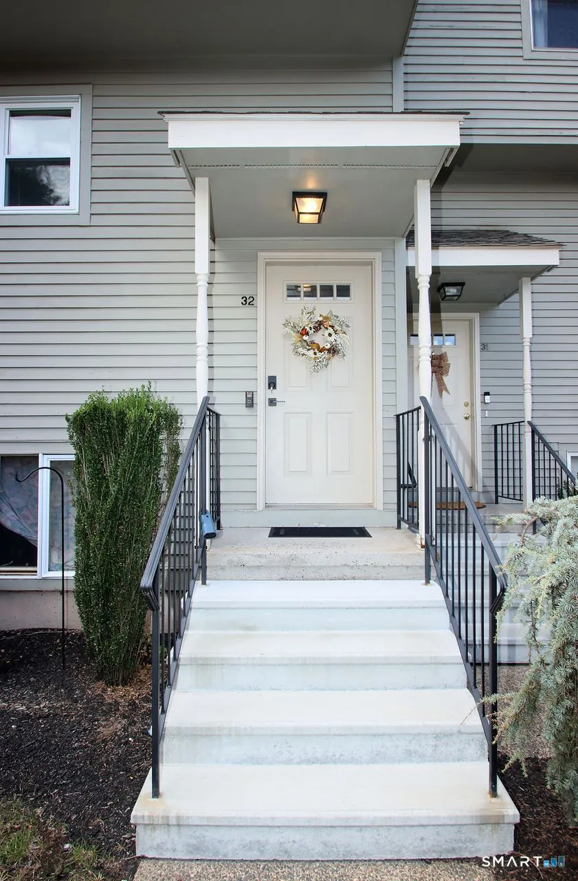 40 Cornerstone Court #32, Southington, CT