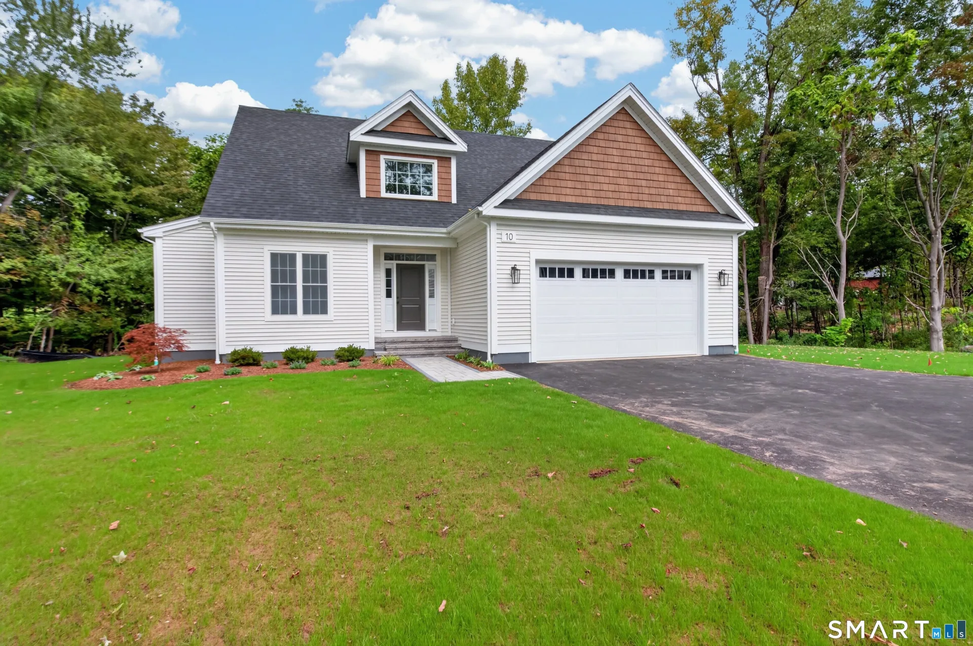 10 Maple Avenue, Bristol, CT