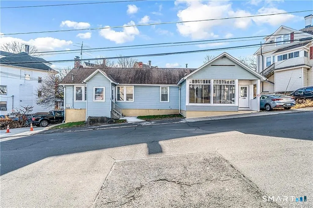 113 Bunker Hill Avenue, Waterbury, CT
