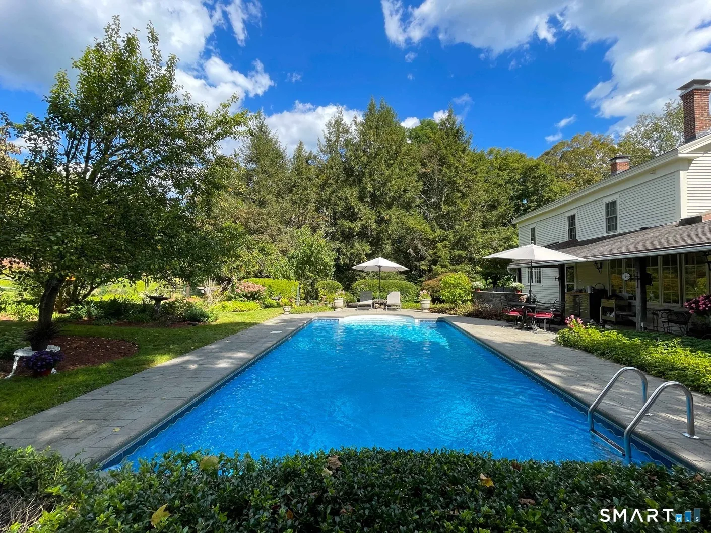 2 Pomperaug Road, Woodbury, CT