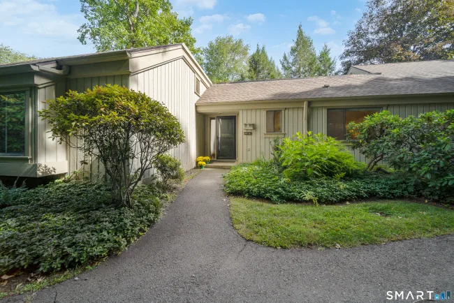 397 Krueger Circle #A, Southbury, CT