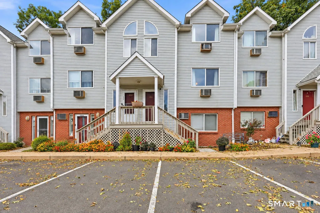 925 Oronoke Road #101I, Waterbury, CT