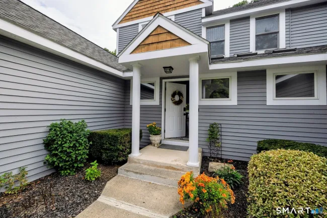 40 Riverwalk Drive, Simsbury, CT