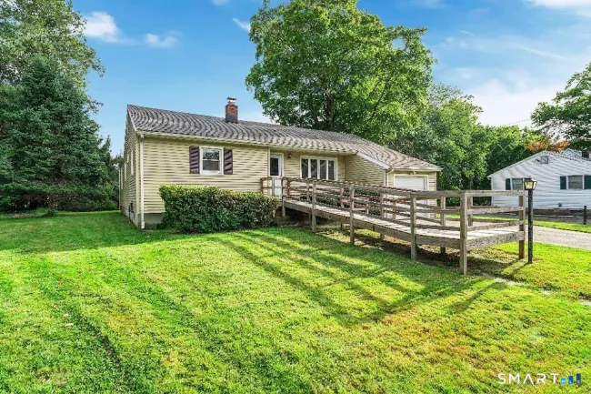 17 Greenbriar Circle, Fairfield, CT