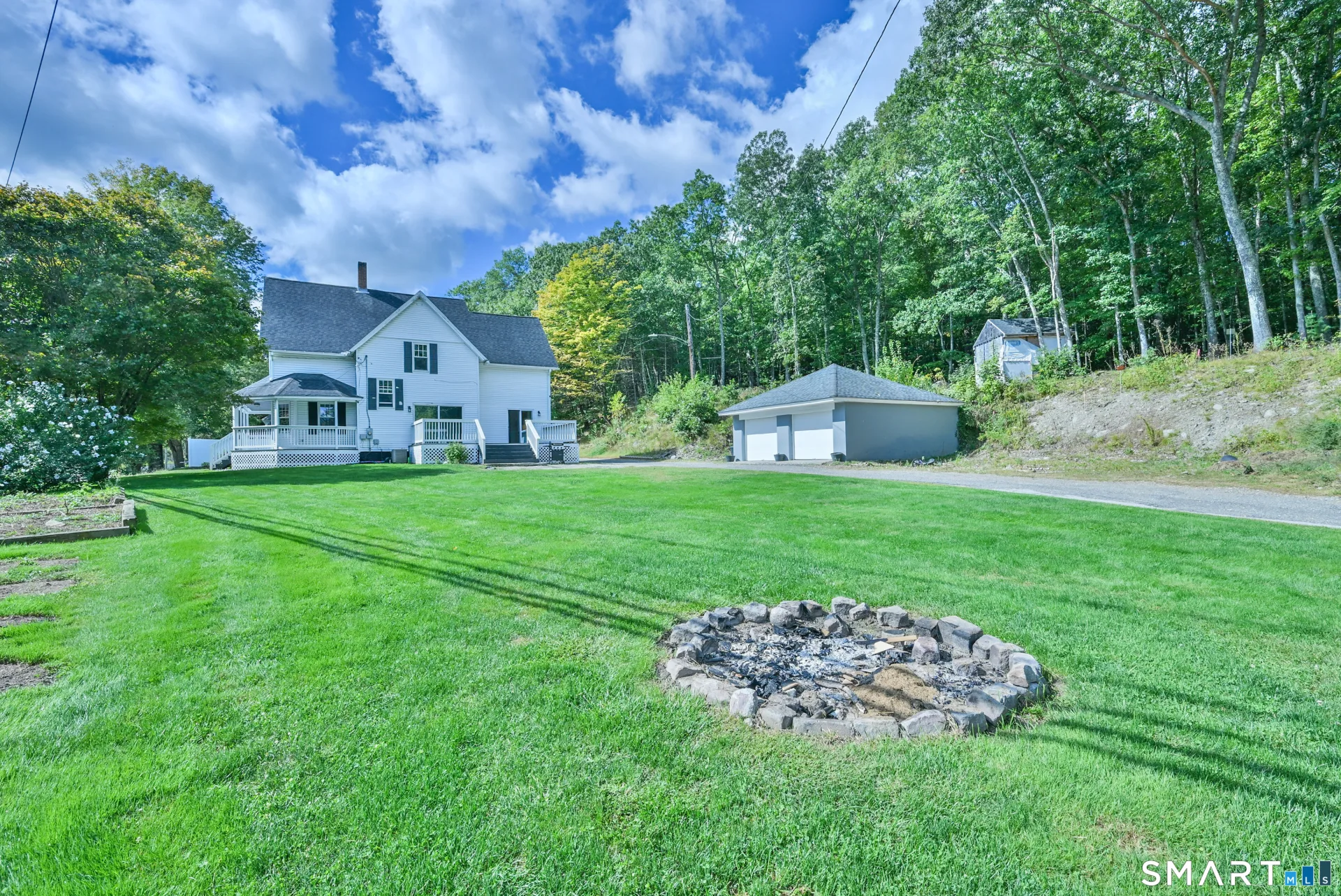 990 Riverside Drive, Thompson, CT