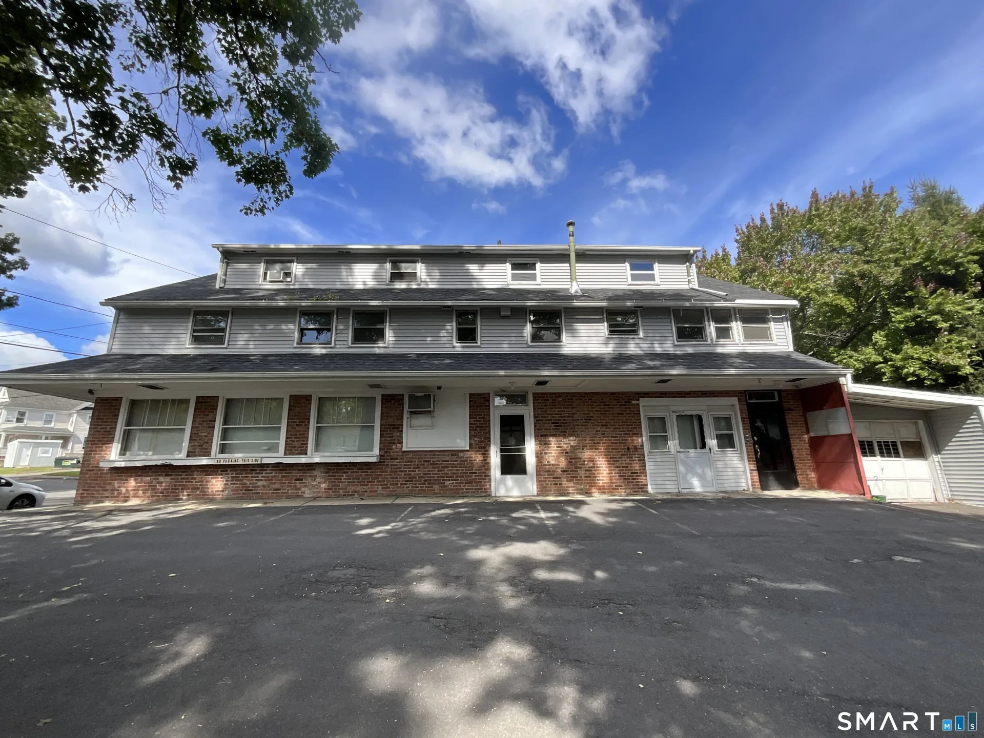 8 Burnham Street, Plymouth, CT