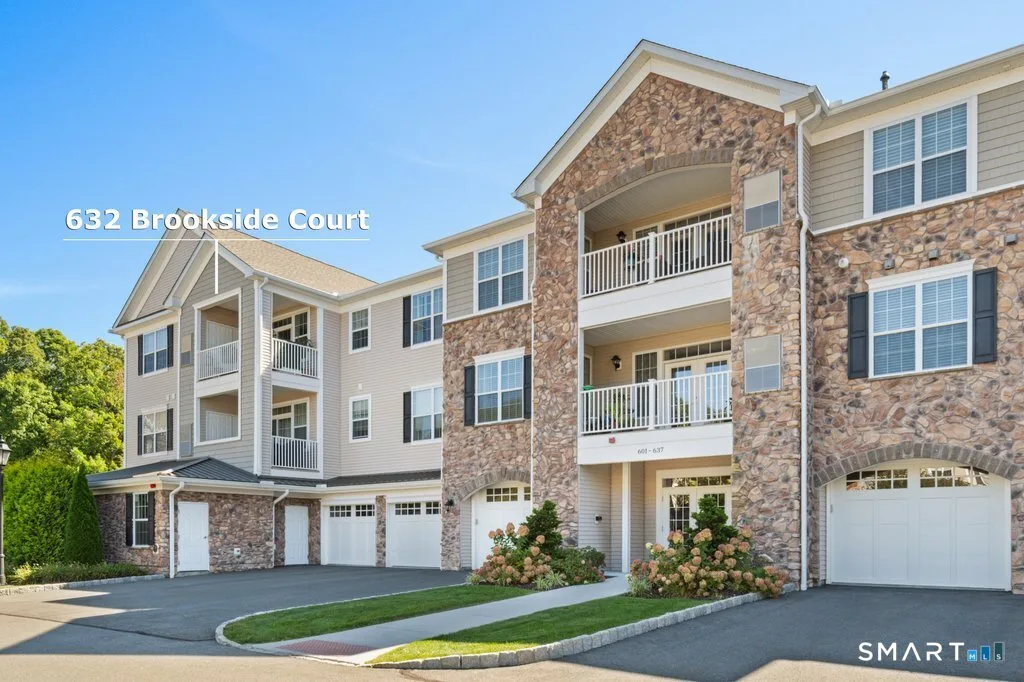 632 Brookside Court #632, Newtown, CT