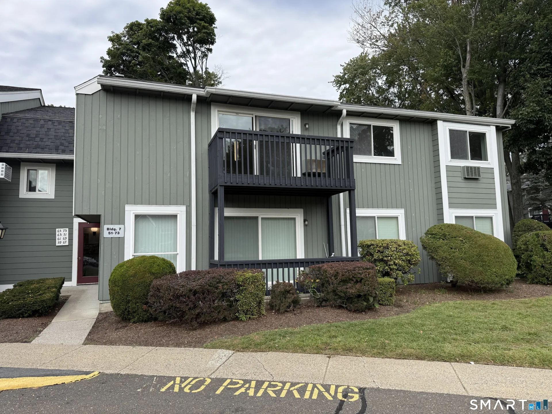 69 Ameridge Drive #69, Bridgeport, CT