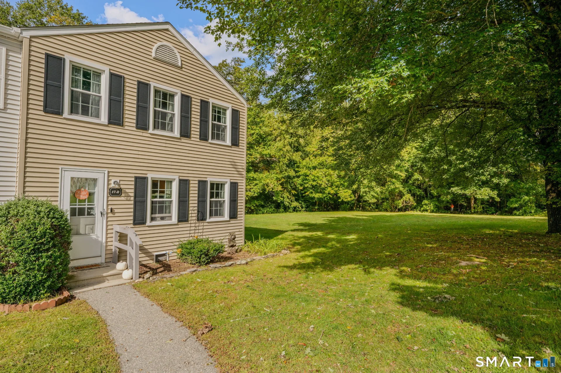 17 Lakeside Drive #R, Ledyard, CT