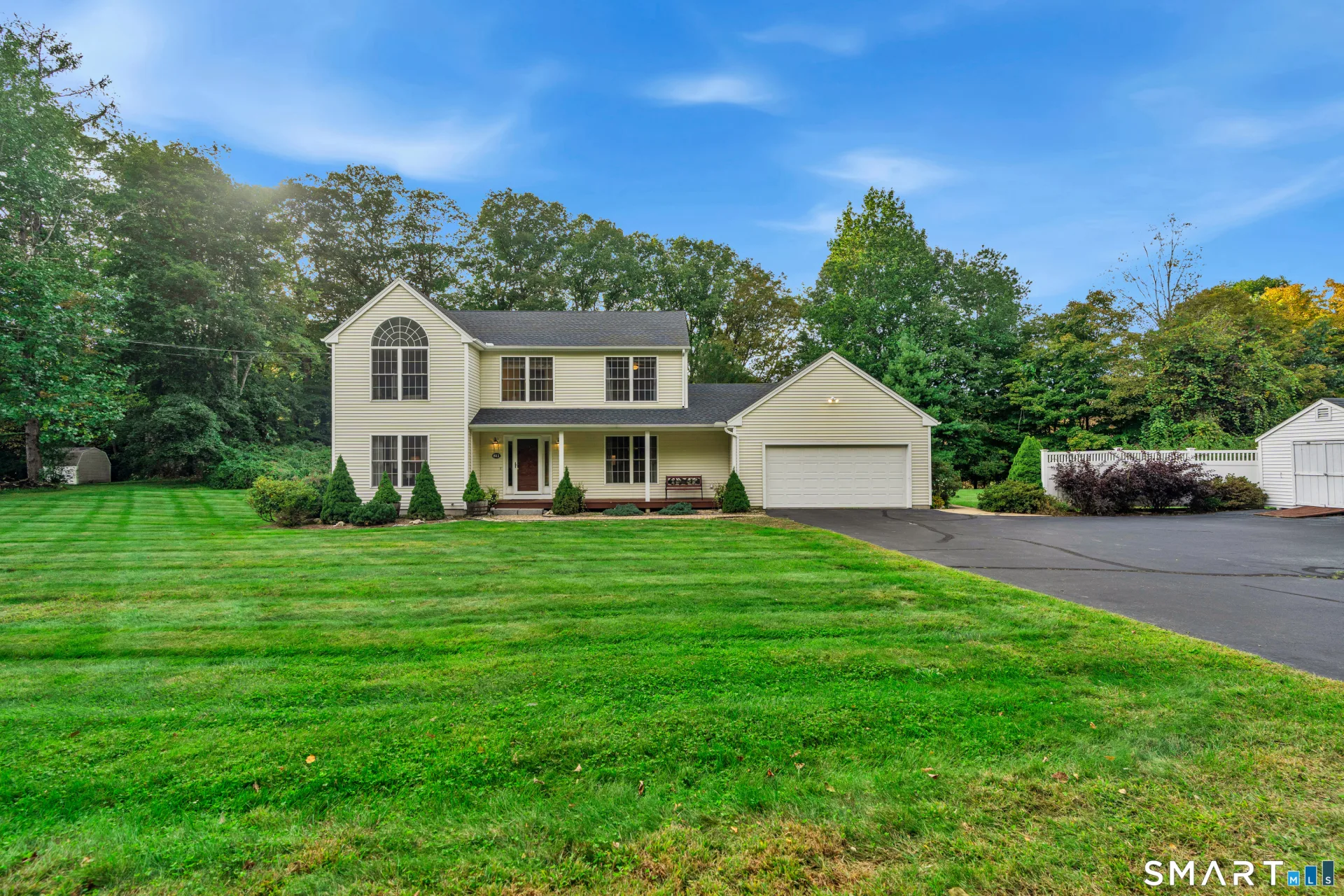 811 Lake Drive, Guilford, CT