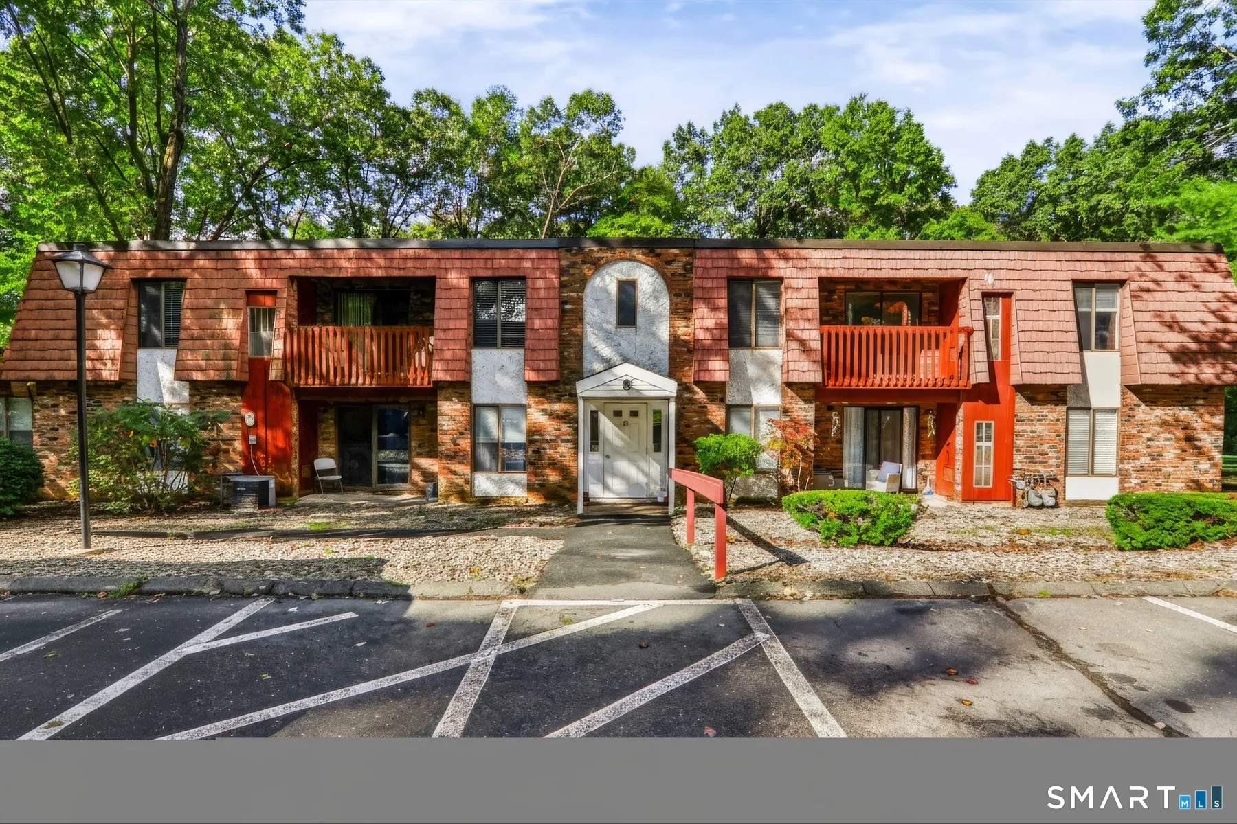 35 Woodsedge Drive #5B, Newington, CT