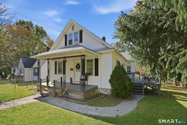 11 Gates Avenue