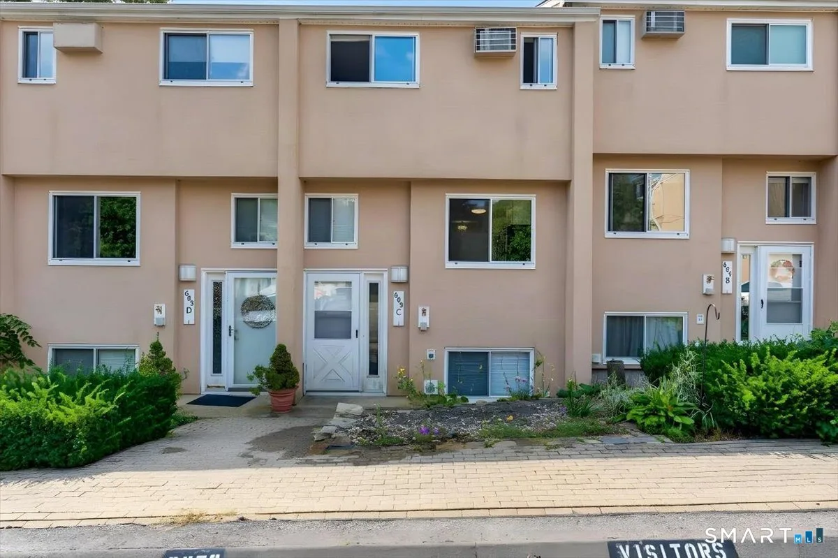 608 Shennecossett Road #C101, Groton, CT