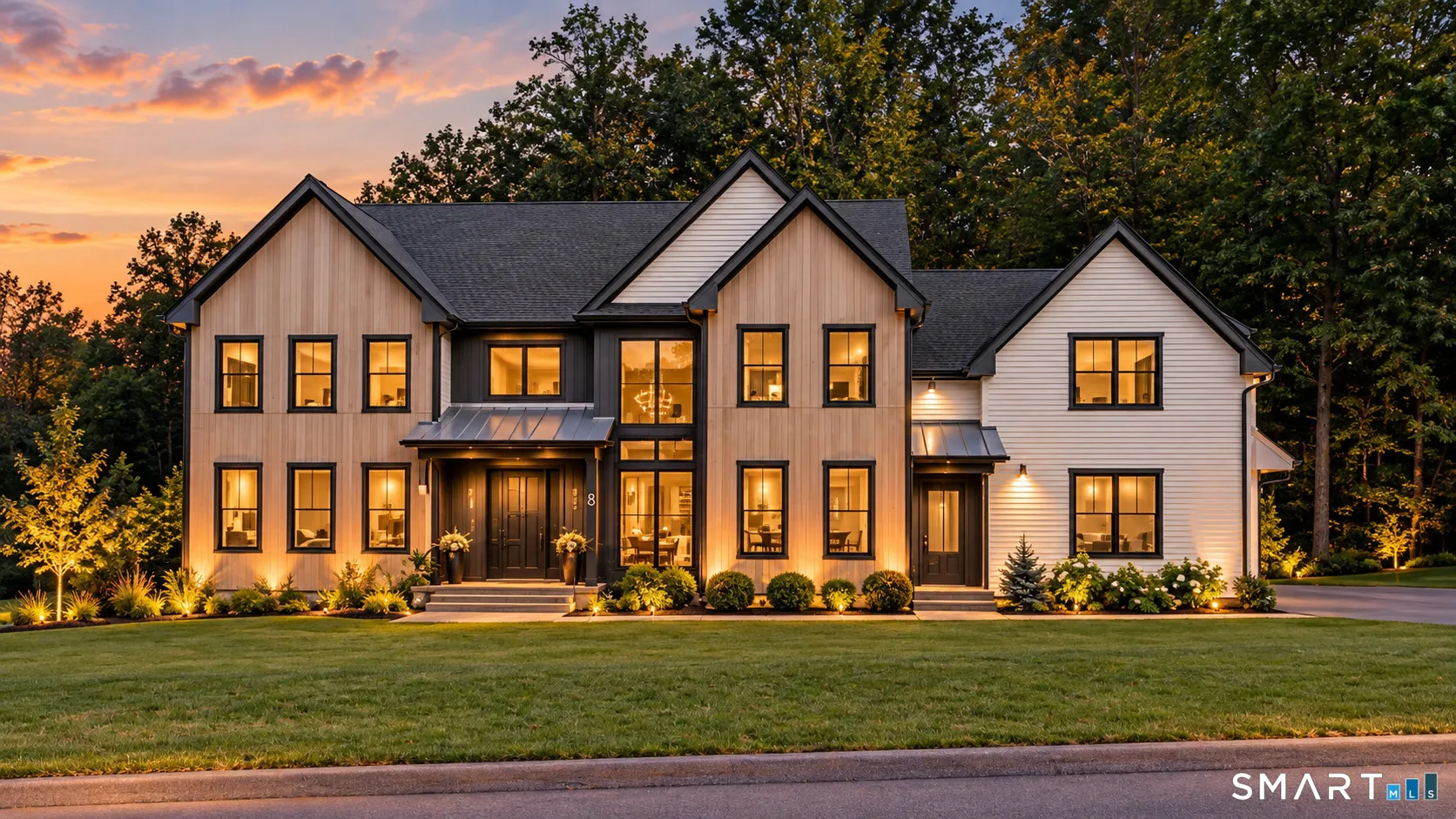 8 Holly Lane, Newtown, CT