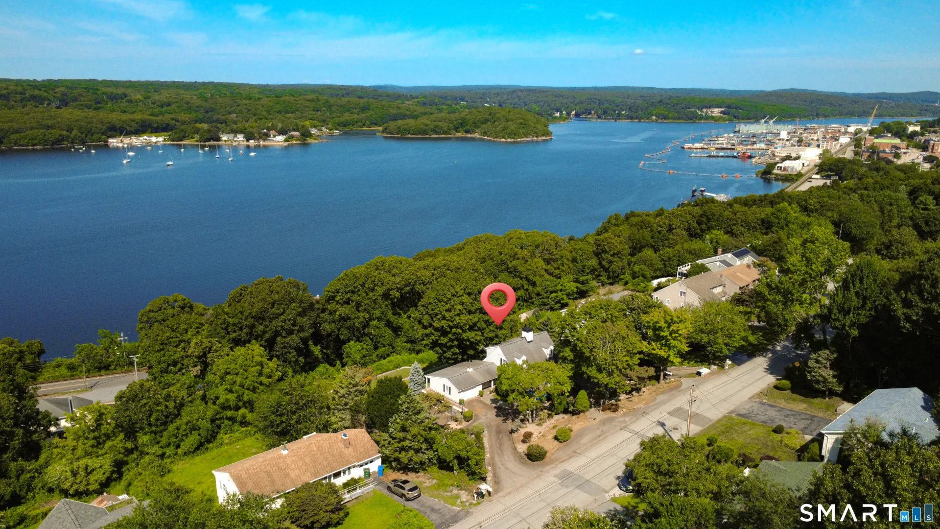 87 Phoenix Drive, Groton, CT
