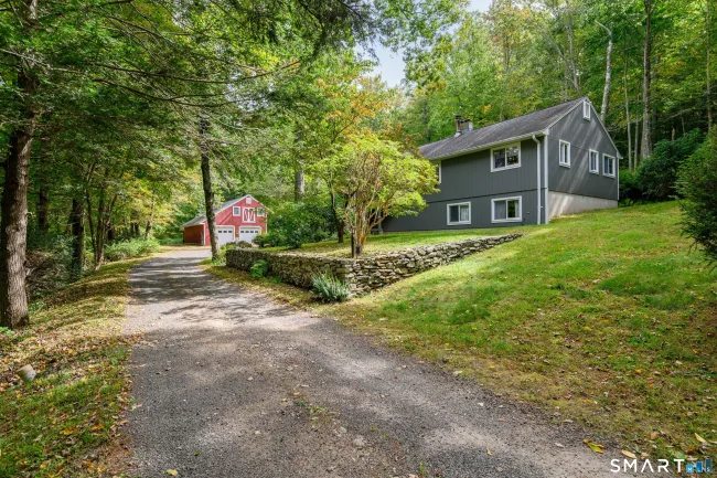 2 Moosehorn Road