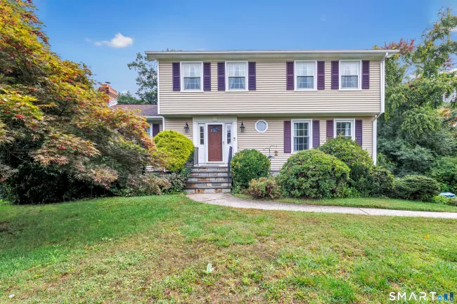 11 Redwood Circle