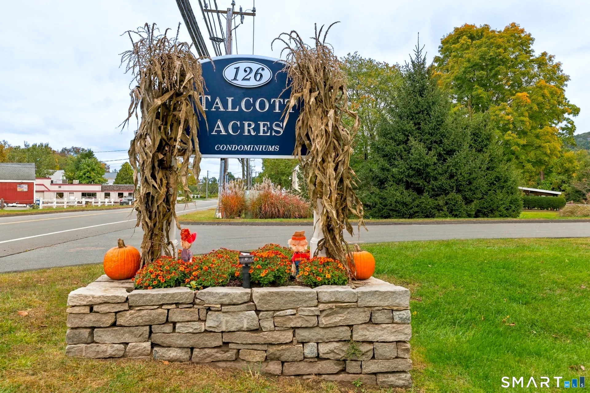 126 Hopmeadow Street #8E, Simsbury, CT