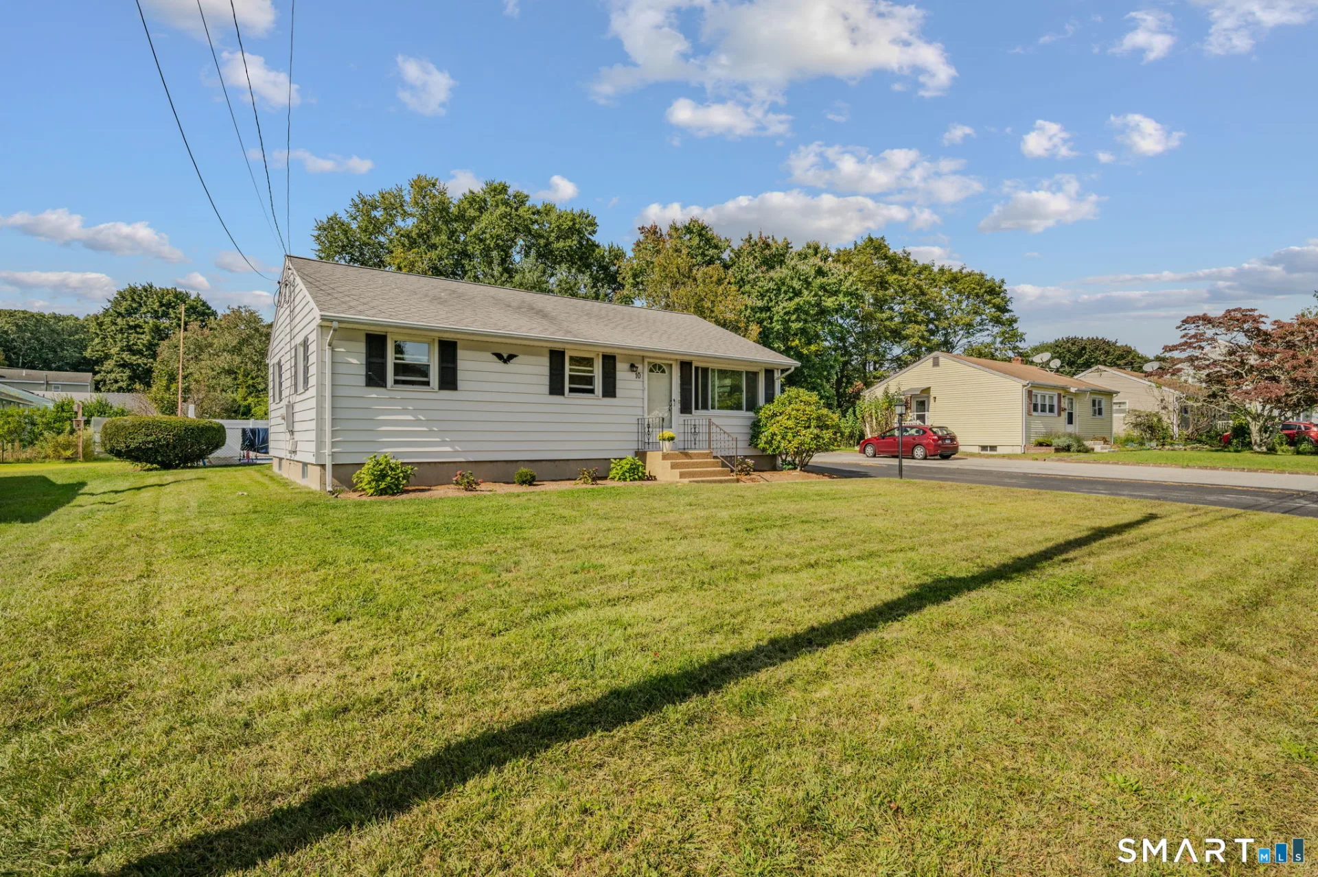 10 Lark Street, Waterford, CT