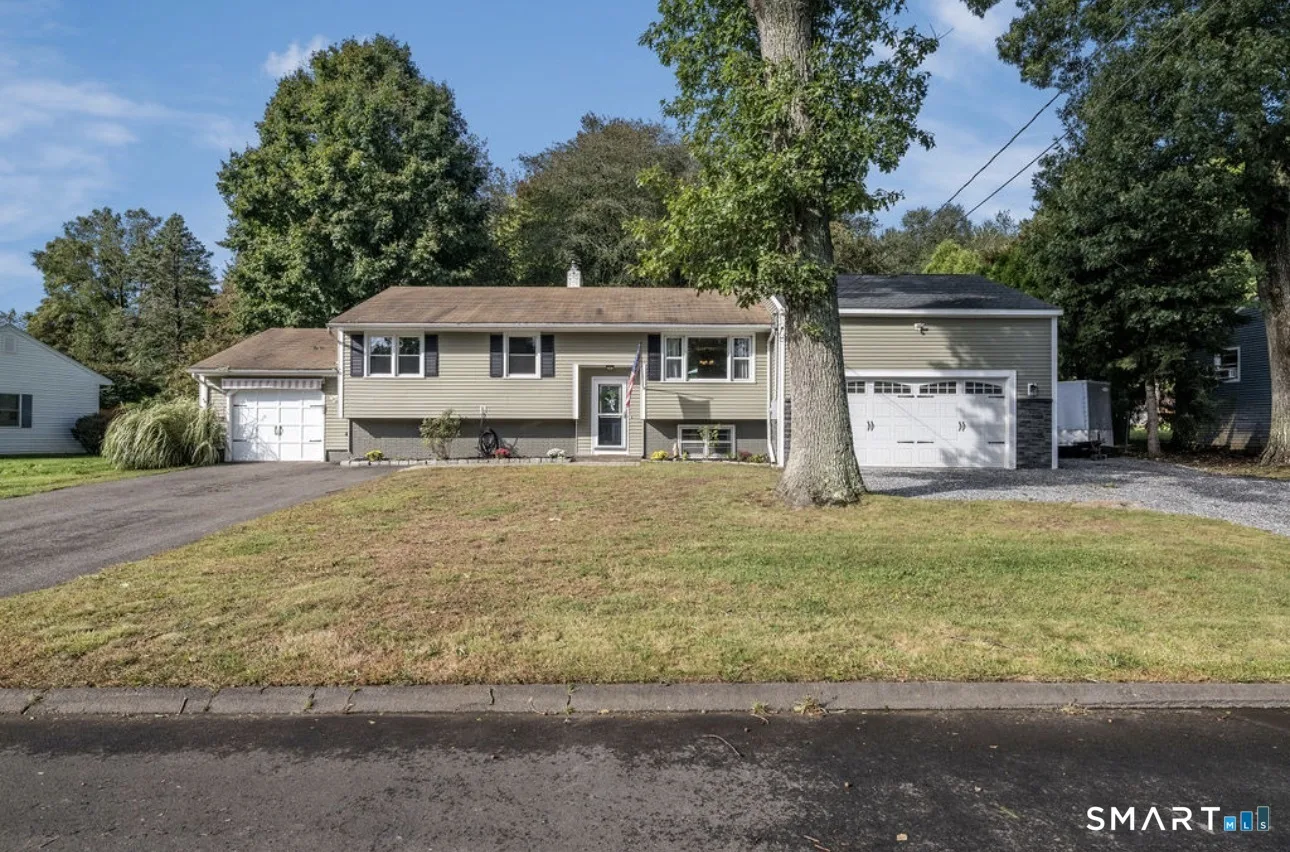 15 Carriage Drive, Clinton, CT