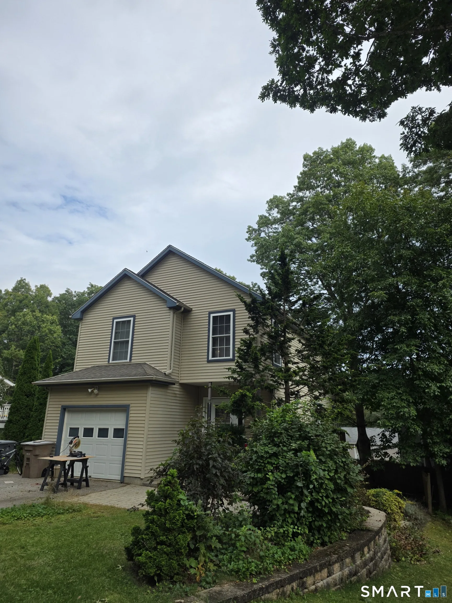 25 Oakwood Road, East Lyme, CT