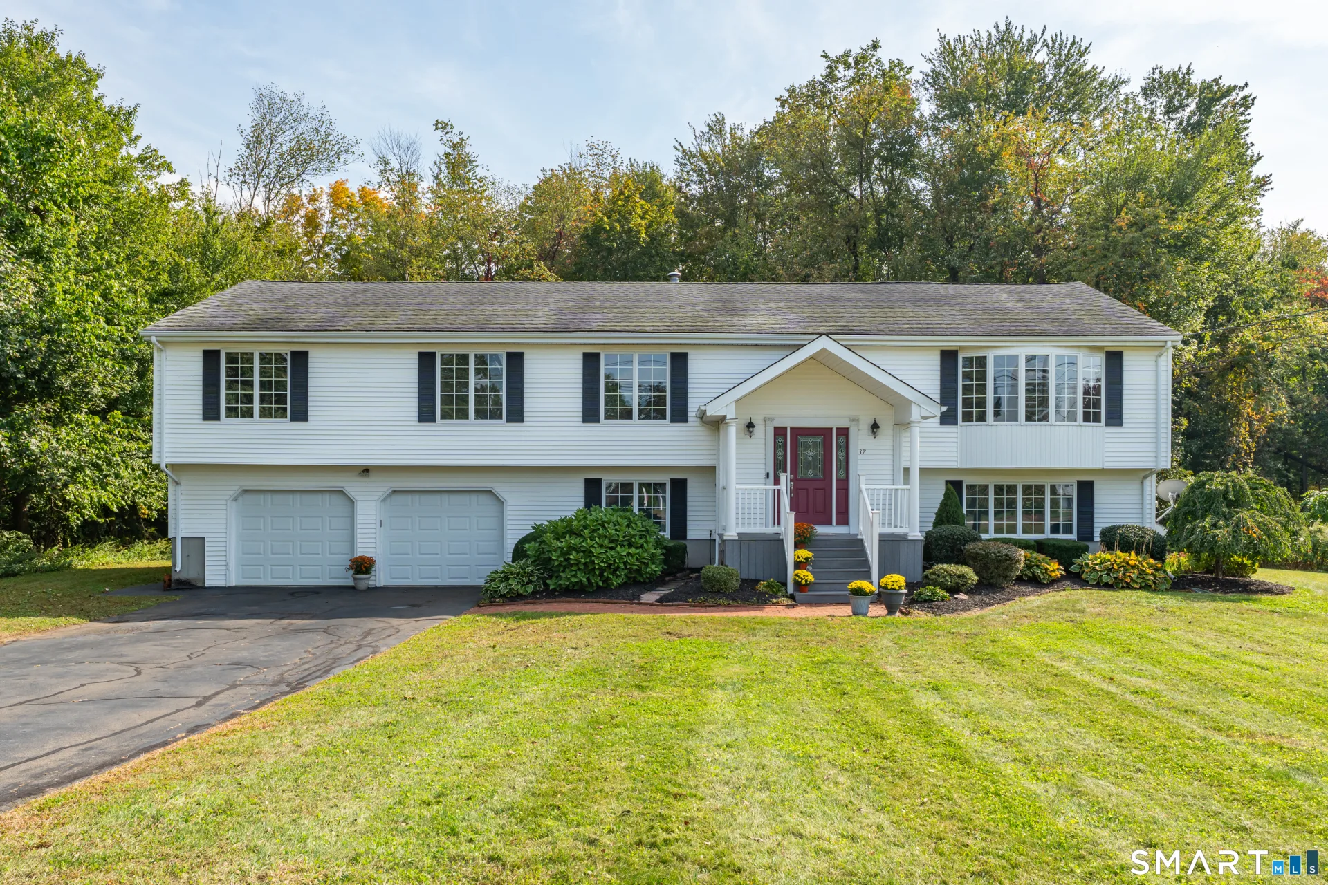 37 Great Meadow Drive, North Haven, CT