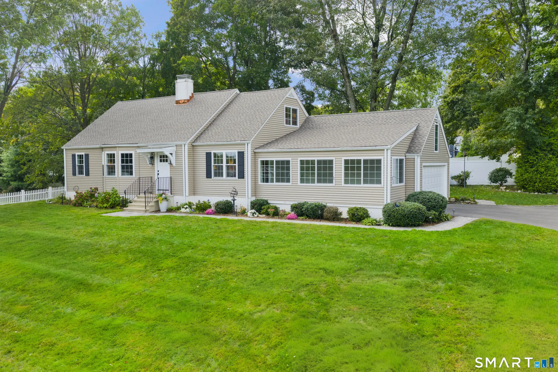 18 Koger Road, Trumbull, CT