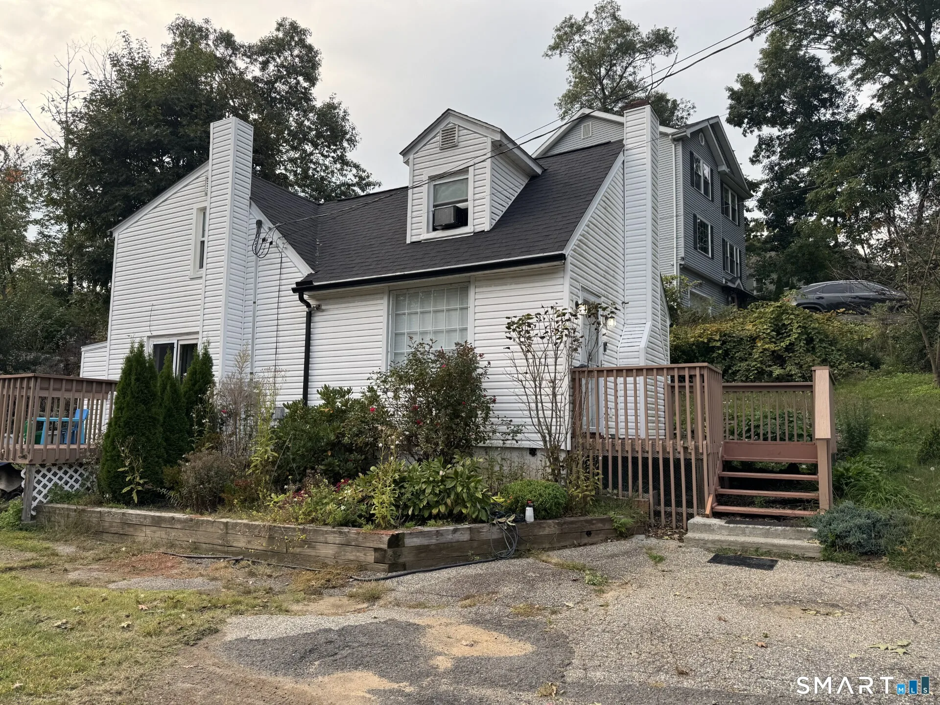 51 Oronoque Trail, Shelton, CT